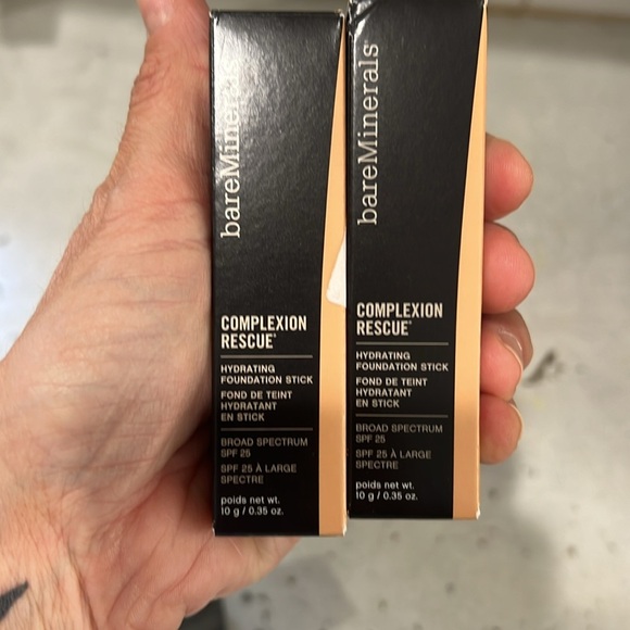 NUDESTIX Black and Red Concealer Makeup Set - Picture 9 of 11